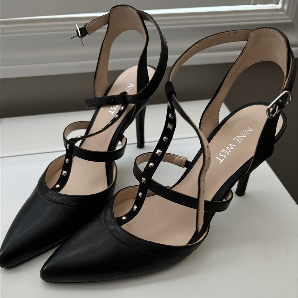 Black heeled shoes